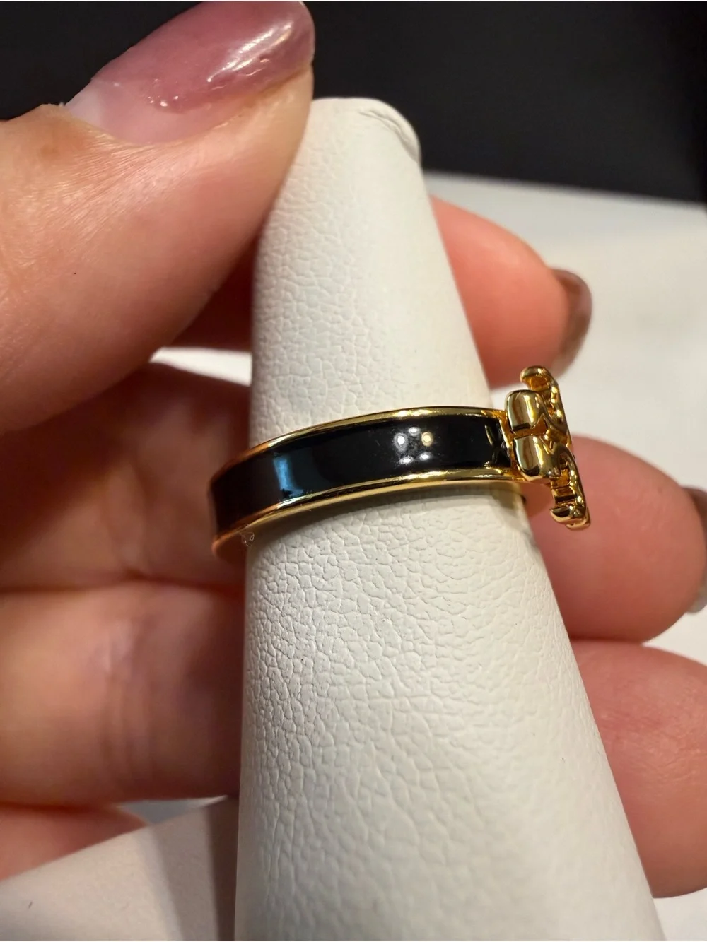 Auth NEW Tory Burch Kira Gold & Black Enamel Ring Sz 6 Retails $136 Jewelry